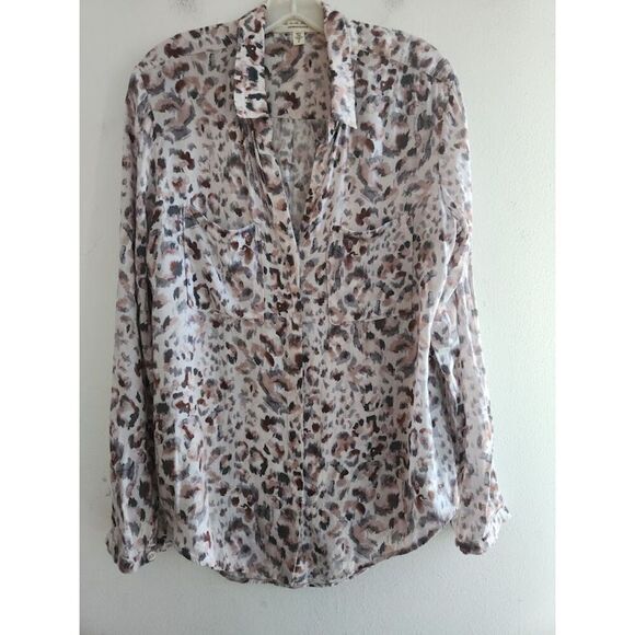 Cloth & Stone Anthropologie Grey Animal Print Button Down Blouse size Large - Picture 3 of 8